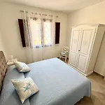 Casa de Férias Casa Merlino By La Via Del Mare Viaggi E Vacanze *