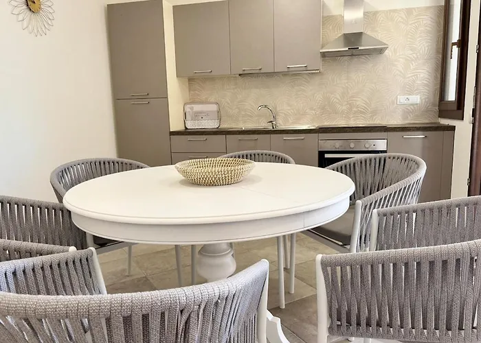 Vakantiehuis Casa Merlino By La Via Del Mare Viaggi E Vacanze *